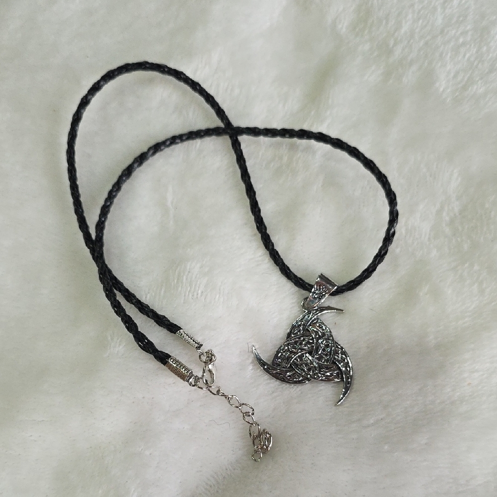 Vintage Style Viking Knot Necklace